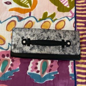Kenneth Cole Large Clutch